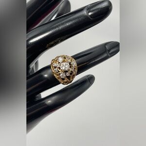 Elegant 18K Gold Women's Ring with cluster of Natural Diamonds 10.01grams